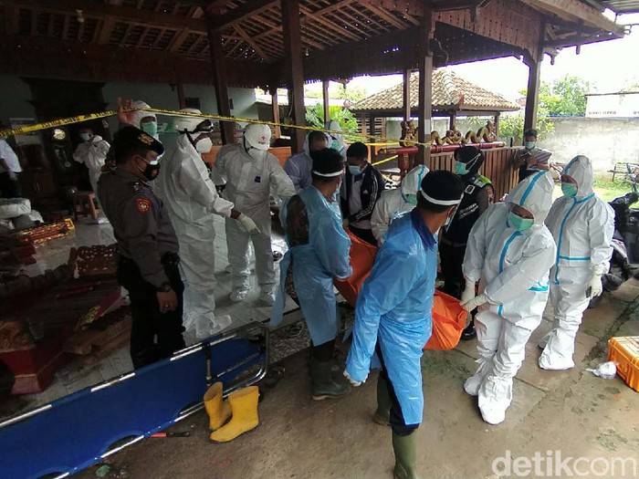Satu keluarga di Desa Turusgede Kecamatan Kota Rembang, Rembang, Jateng, ditemukan tewas, Kamis (5/2/2021). Diduga mereka tewas dibunuh.