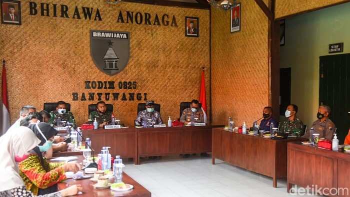Pemkab Banyuwangi menyusun sejumlah langkah kontijensi kebencanaan bersama stakeholder terkait. Ini mengantisipasi kemungkinan terburuk dari erupsi Gunung Raung.
