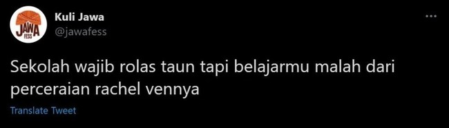 Walaupun sekolah belajarnya 12 tahun, tapi kalau urusan pelajaran hidup memang beda. Kalau pelajaran hidup memang bisa didapat dari praktek langsung di kehidupan nyata. Foto: Twitter.com/jawafess