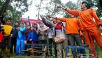 1.000 Bendera Merah Putih Berkibar di Puncak Gunung Lawu