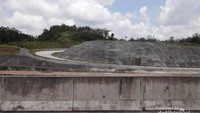 Jalan menuju yogyakarta yang sudah diperbaharui dengan apik