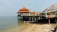 Gazebo di Pantai Kartini