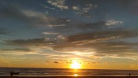 Suasana sore hari di pantai Panjang