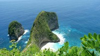 ini spot terkenal di kelingking, wajib banget kesini ya! walaupun harus ngantri dulu baru bisa foto disini. hehehe