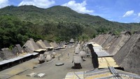 Kampung Megalitikum Bena