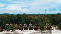 GIli Meno merupakan pulau terkecil di antara gili-gili populer lainnya sehingga pulau ini juga paling sepi.