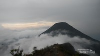 Pemandangan dari Puncak Gunung Gede