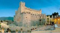 Kastil Orsini, Italia (sumber: Global Grasshopper)