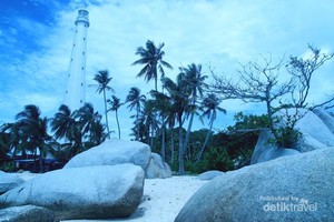 4 Keistimewaan Pulau Lengkuas di Belitung