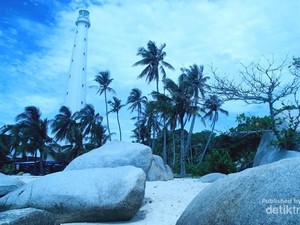 4 Keistimewaan Pulau Lengkuas di Belitung