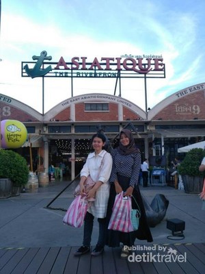 4 Rekomendasi Wisata Belanja di Thailand
