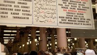 Pengumuman saat akan memasuki area Raudhah di Masjid Nabawi Madinah