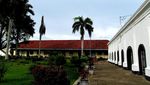 5 Alasan Memakai Jasa Pemandu Wisata di Fort Marlborough