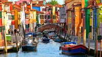 Pulau BUrano (sumber: italyflorence2011.blogspot.com)