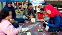 Menikmati Kopi, Durian. dan Nangka Goreng
