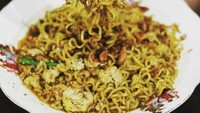 https://petualang.travelingyuk.com//uploads/2017/07/Indomie-telur-di-Jogja.jpg