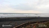 Menikmati matahari terbenam