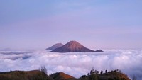 Lautan Awan di Puncak Gunung Prau
