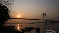 Cantiknya sunset di Princep Ghat
