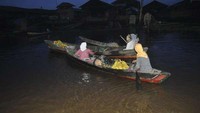 Pasar terapung di banjarmasin (dok. reylando eka putra/dtraveller)