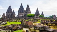 Pemandangan Candi Prambanan
