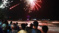 Suasana tahun baru di pantai Anyer
