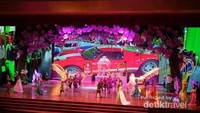 Menonton Thai Traditional show di Nongnooch Theatre.