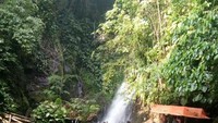 Air Terjun di Pemandian Suban