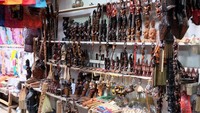 Belanja suvenir juga bisa