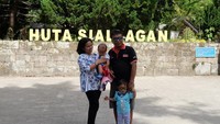 Jalan-jalan di Samosir