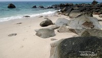 Pantai di Pulau Pandang