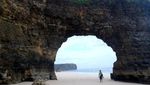 Ada Batu Karang Bolong, Pantai Bwanna di Sumba Seindah Nirwana