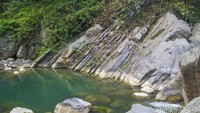 Sanghyang Heleut dengan air terjun kecil