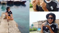 Pose bersama anak penyu