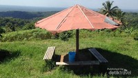 Disediakan gazebo untuk bersantai menikmati pemandangan
