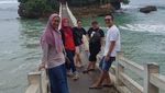 Ada Flying Fox Seru di Pantai Balekambang Malang