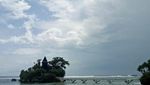 Ada Flying Fox Seru di Pantai Balekambang Malang