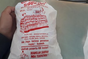 Ada Imbauan Jadi Peserta KB di Bungkus Toko Roti Legendaris Bandung