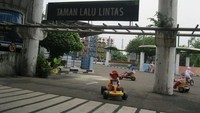 Taman Lalu Linta di Musem Transportasi (sumber: sekolahalamindonesia.org)