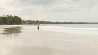 Pantai yang landai, bersih, dan sangat indah (Ferdi Bramanta/dTraveler)