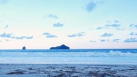 Menjelang sunset di Pantai Sendiki