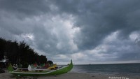Pantai yang sepi