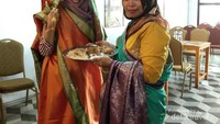 Serasa menjadi wanita India dalam balutan saree hijau nan indah