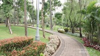 Taman Spathodea berada di Jalan Kebagusan Raya, Jakarta Selatan