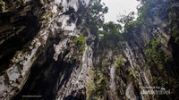 Lubang diatas Gua