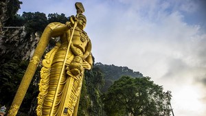 Ada Yang Tahu Isi Batu Caves?
