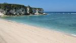 Ada yang Telanjang di Pantai Marosi