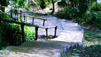 Jalan setapak menuju pemandia (ragamwisataindonesia.blogspot.com)