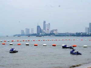 Air Laut di Pantai Phuket Surut, Warga Thailand & Wisatawan Siaga Tsunami