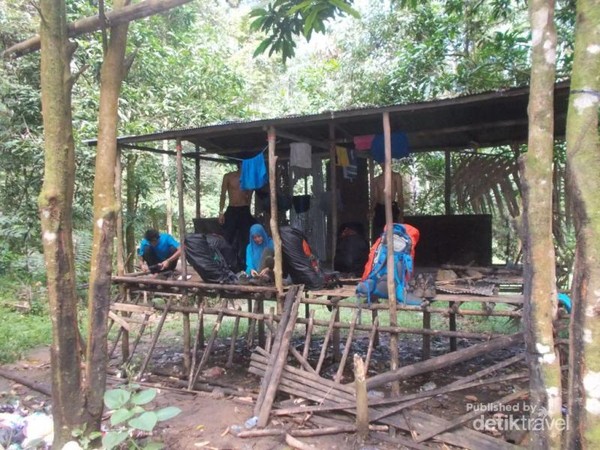 Air Terjun Cantik di Tengah Lebatnya Hutan Kalsel